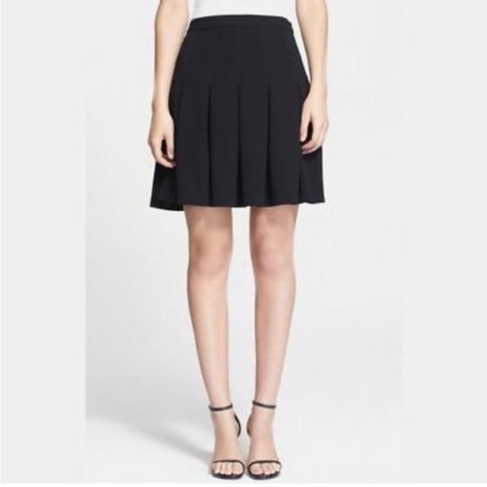 Diane Von Furstenberg Gemma Pleated Black Skirt Sz 4